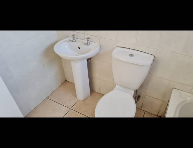 3 bed property to rent in KLEINFONTEIN